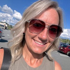 Meet your Posher, Megan